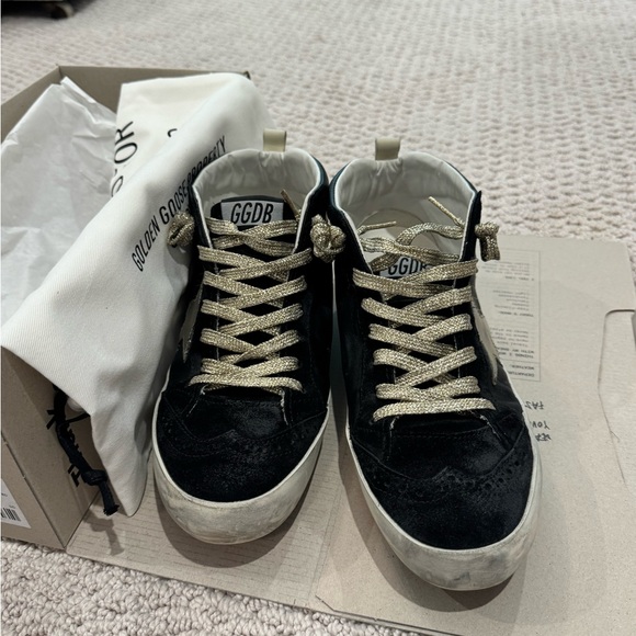 Golden Goose Black Sneakers with Silver Laces - Picture 1 of 4